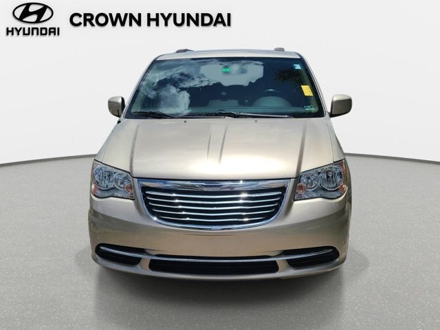 2016 Chrysler Town & Country LX