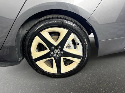 2017 Toyota Prius Three Touring