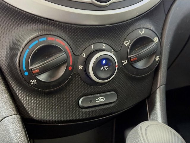 2012 Hyundai Accent GS