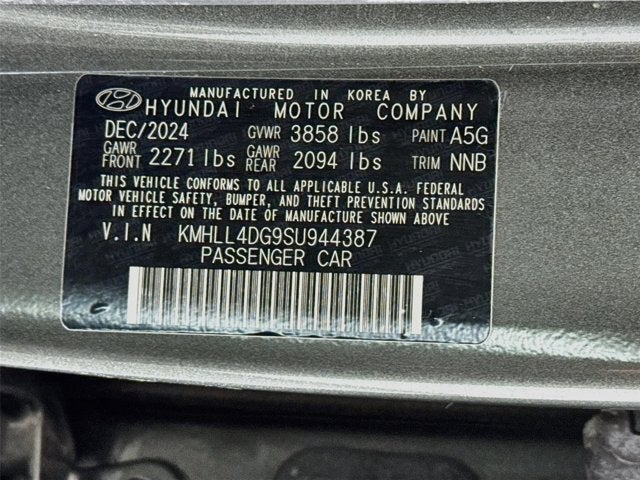 2025 Hyundai Elantra SE
