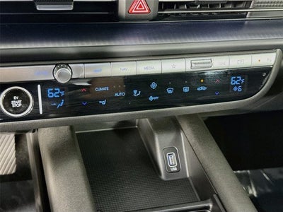 2024 Hyundai IONIQ 6 SE