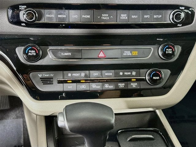 2017 Kia Sedona SX