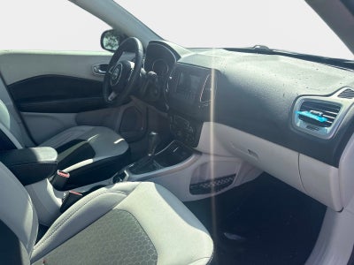 2018 Jeep Compass Latitude w/Sun/Wheel Pkg