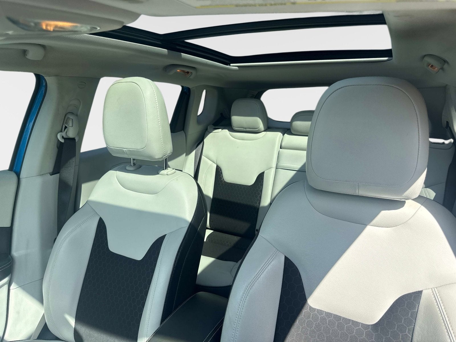 2018 Jeep Compass Latitude w/Sun/Wheel Pkg