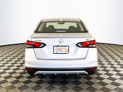 2025 Nissan Versa SR