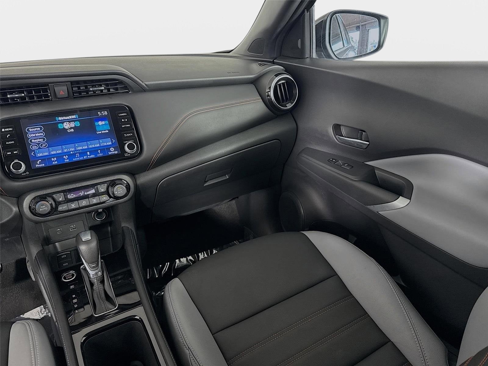2021 Nissan Kicks SR