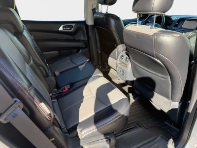 2020 Nissan Pathfinder SL