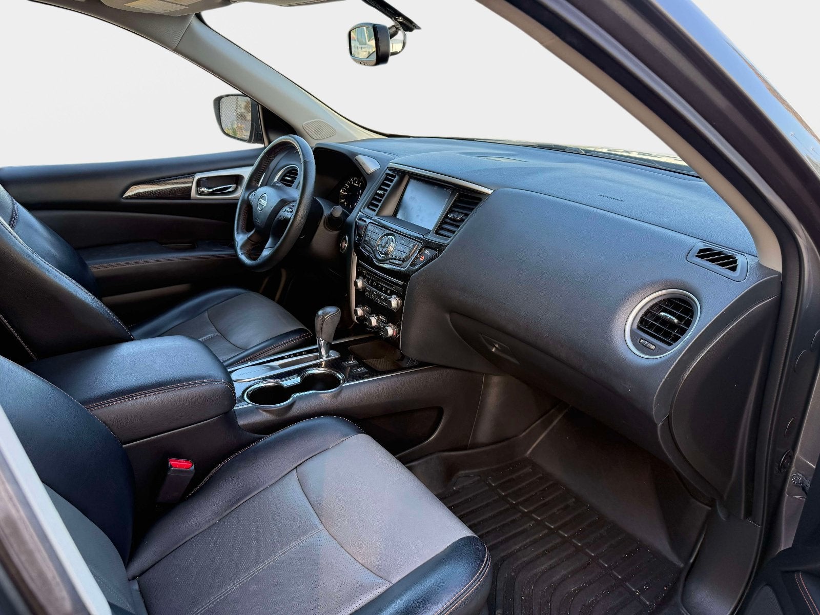 2020 Nissan Pathfinder SL