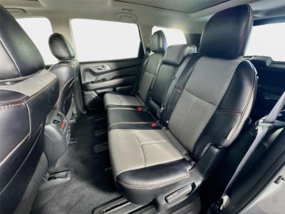 2020 Nissan Pathfinder SL