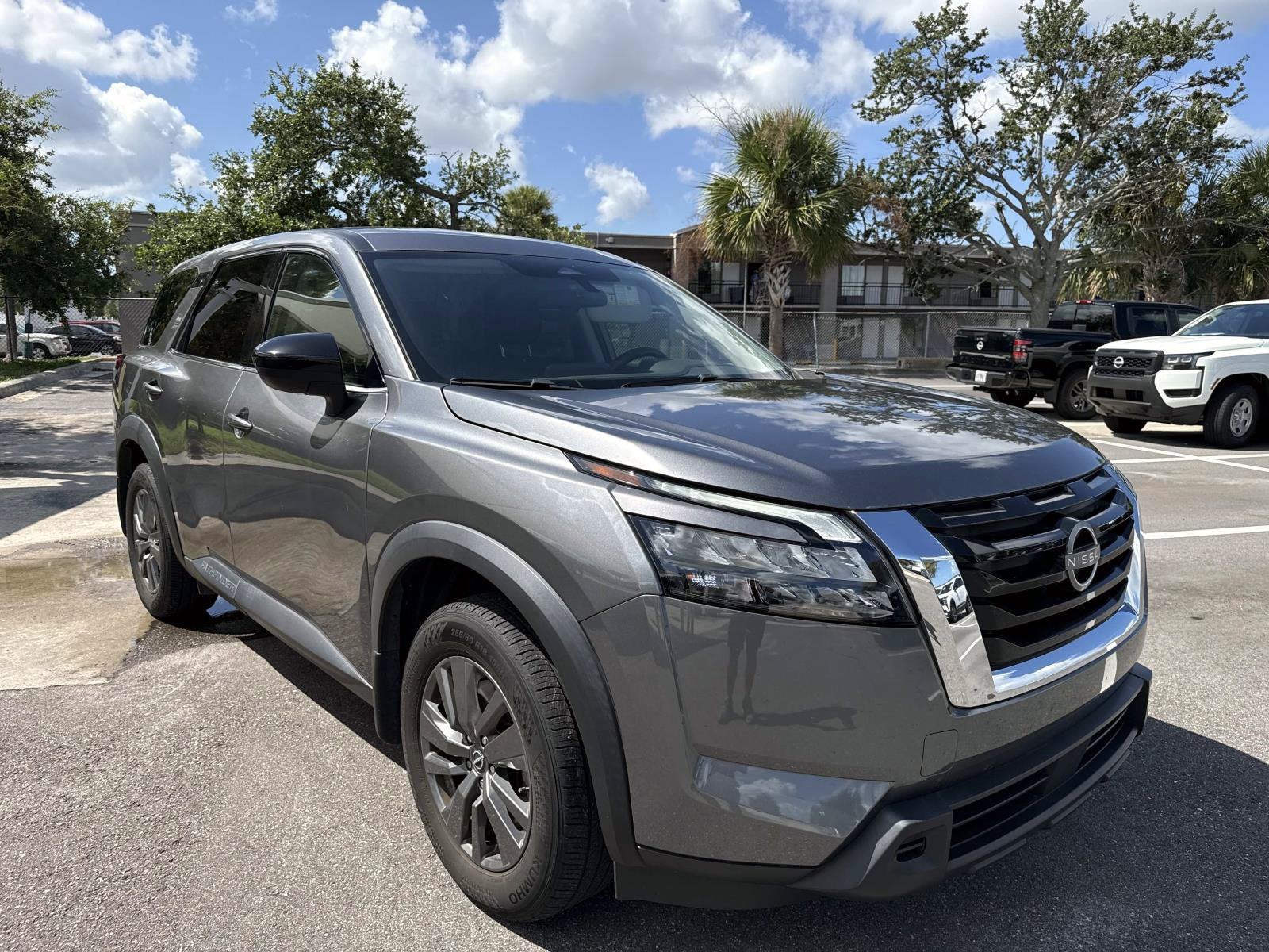 2024 Nissan Pathfinder S