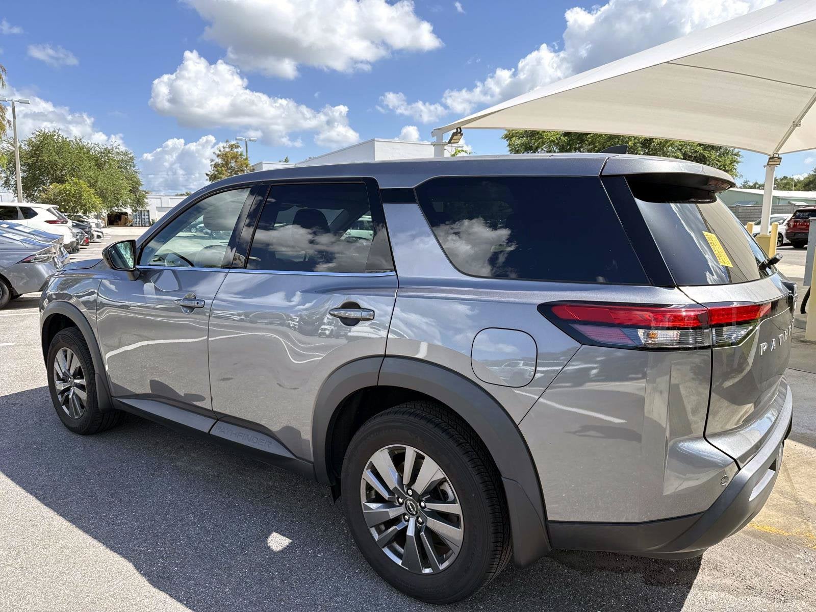 2024 Nissan Pathfinder S