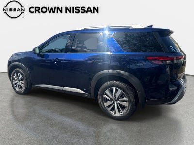 2022 Nissan Pathfinder SL