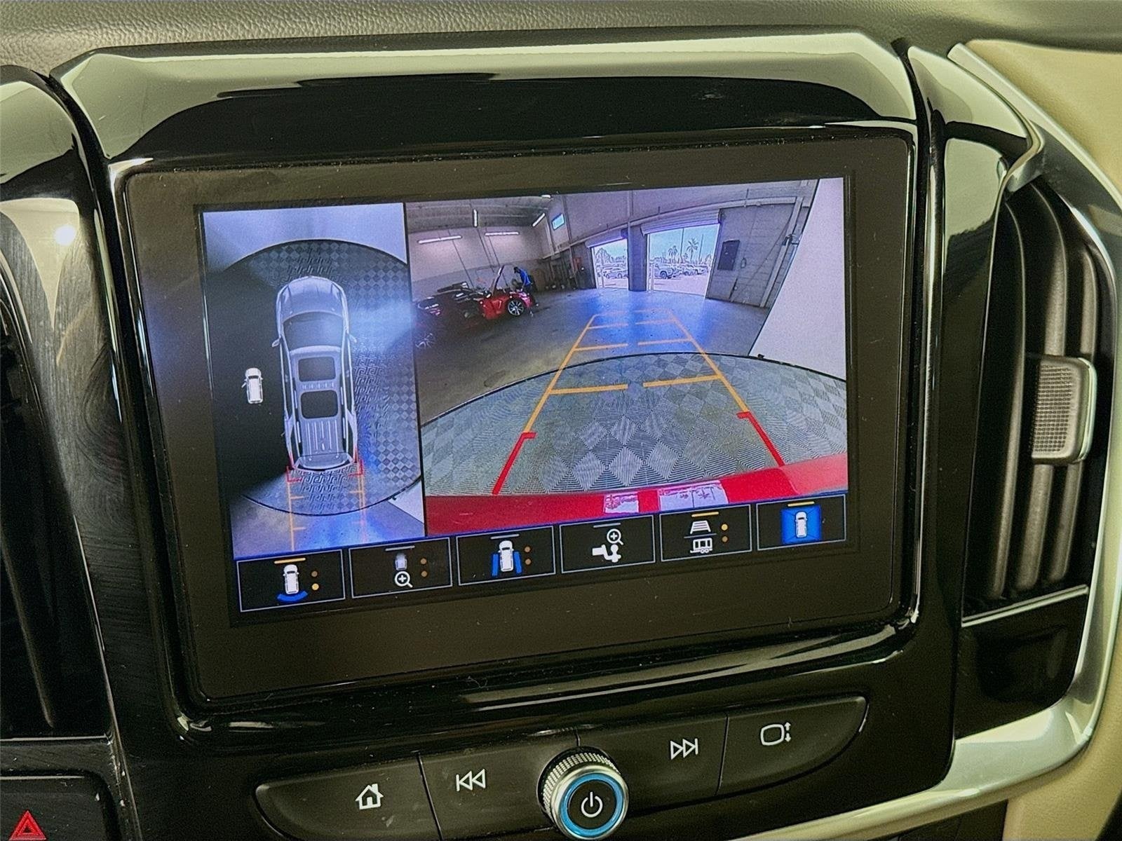 2023 Chevrolet Traverse Premier