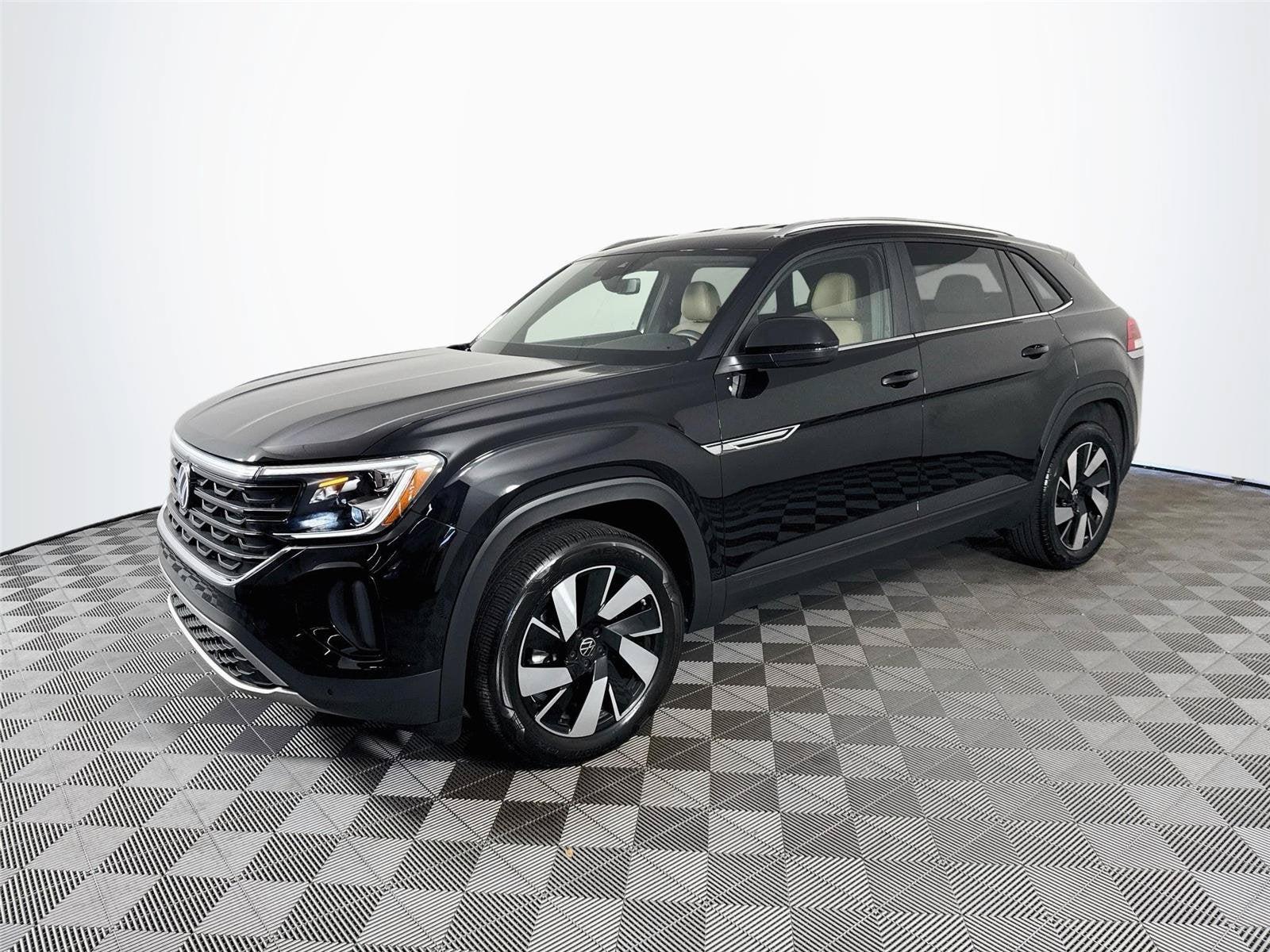 2024 Volkswagen Atlas Cross Sport 2.0T SE w/Technology