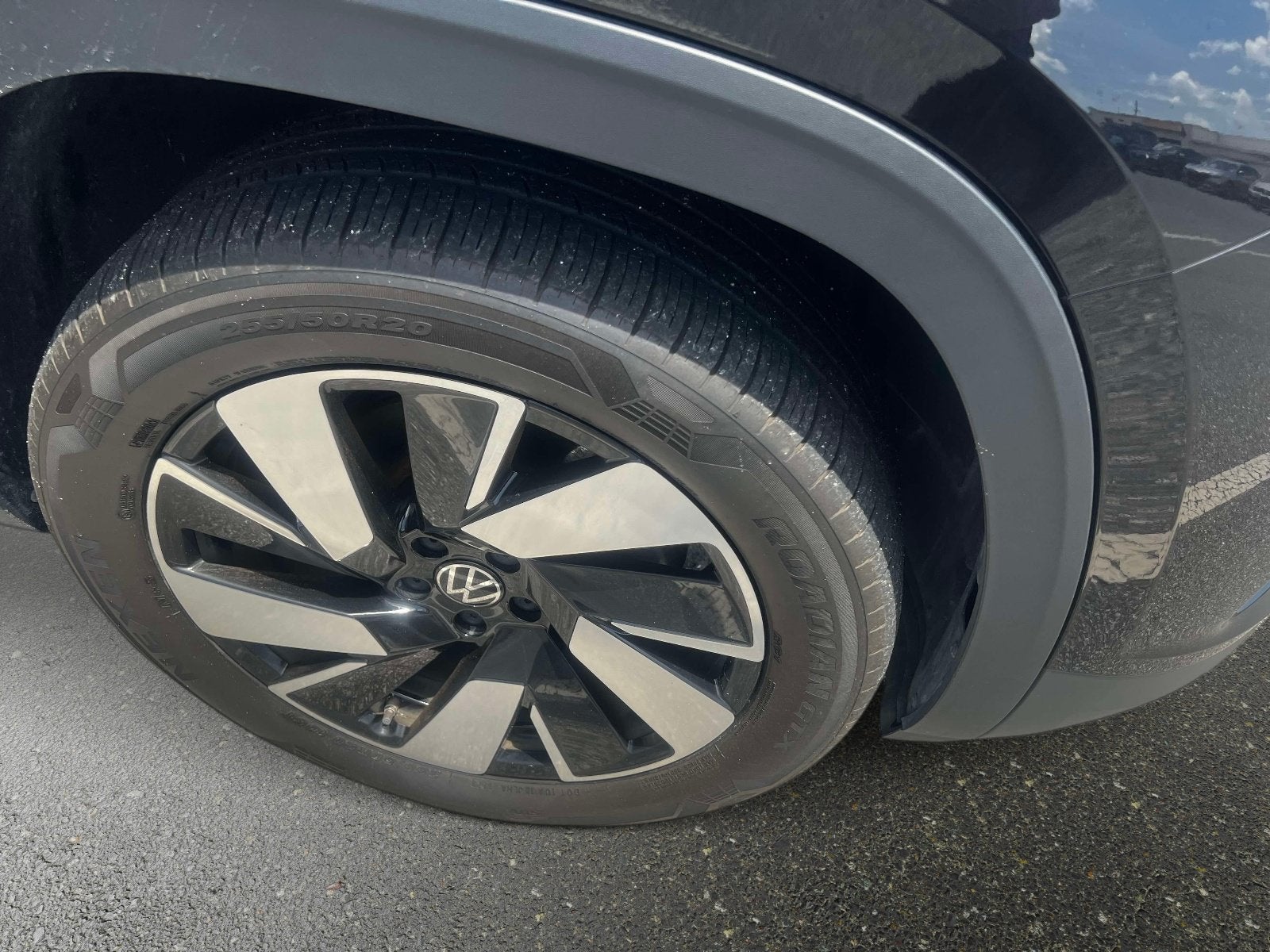 2024 Volkswagen Atlas Cross Sport 2.0T SE w/Technology