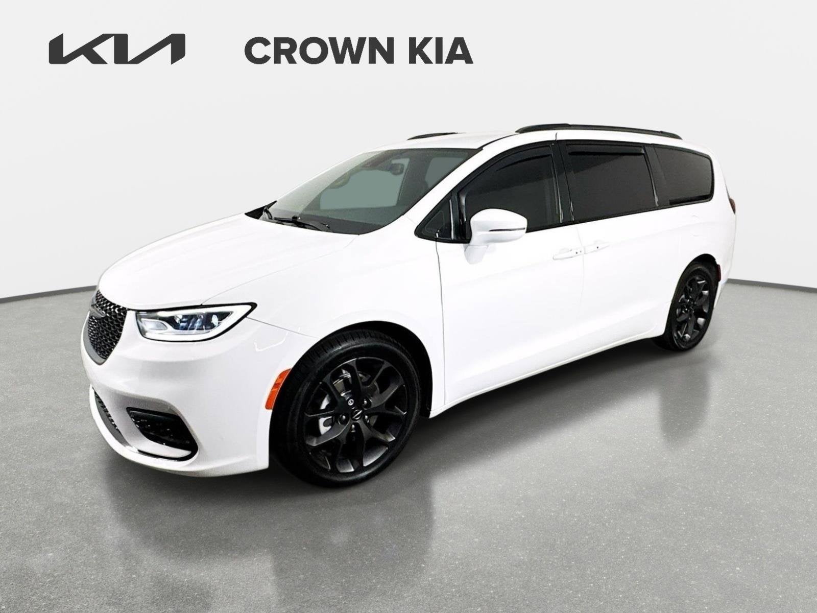 2021 Chrysler Pacifica Touring L's photo