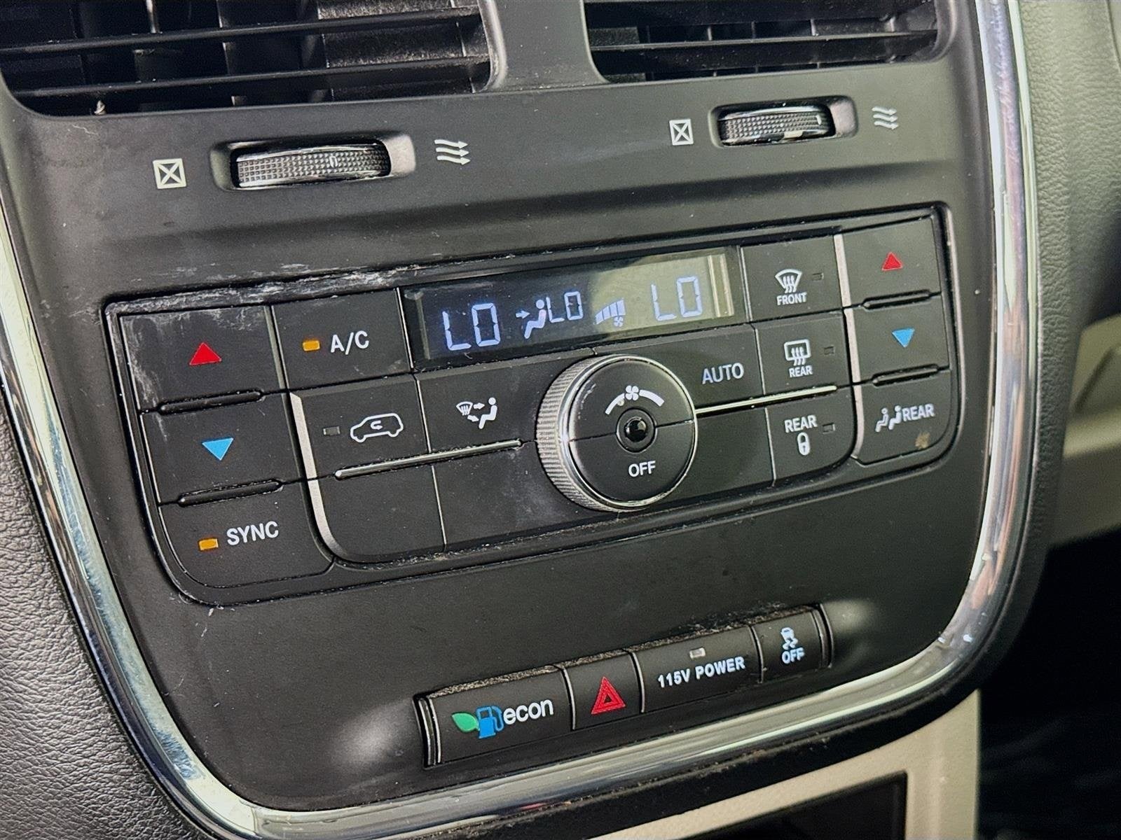 2014 Chrysler Town & Country Touring