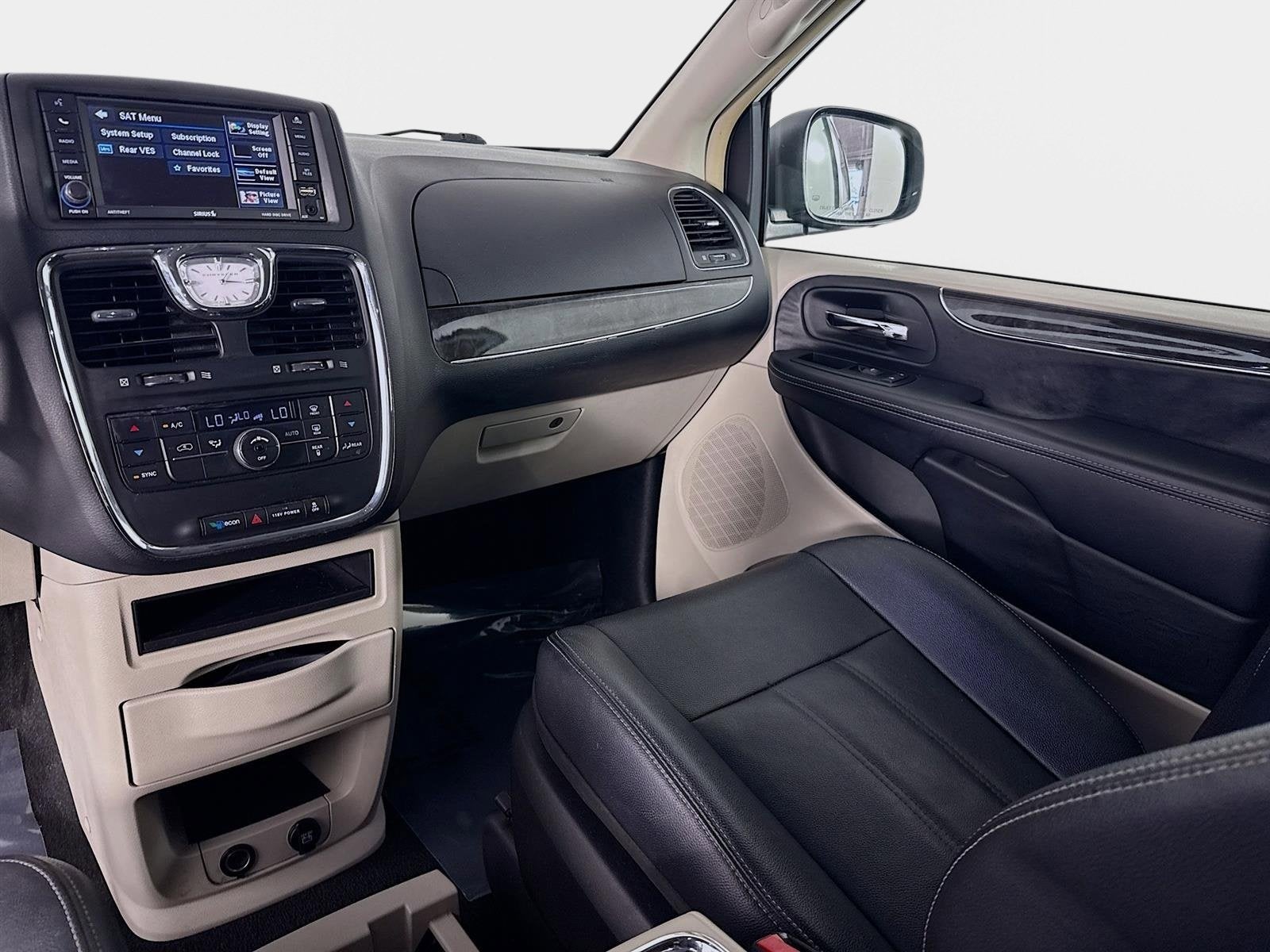 2014 Chrysler Town & Country Touring