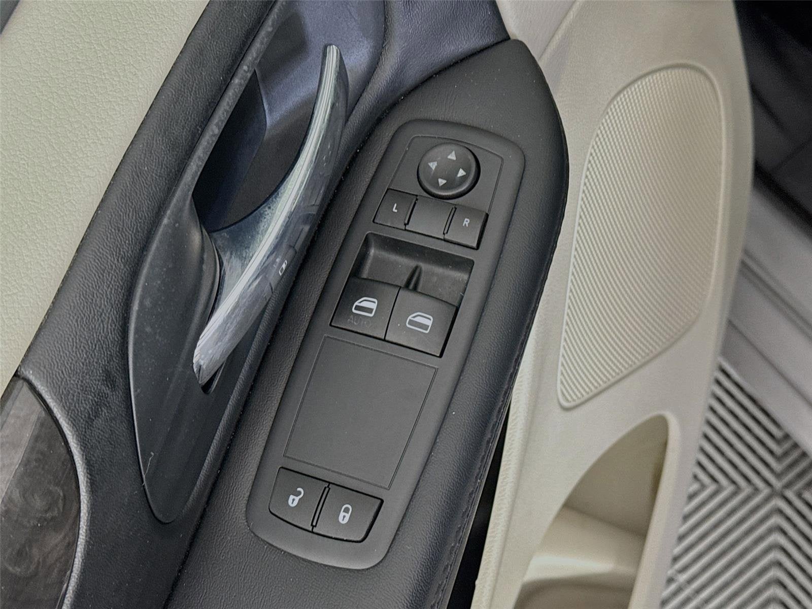 2016 Dodge GRAND CARAVAN SE