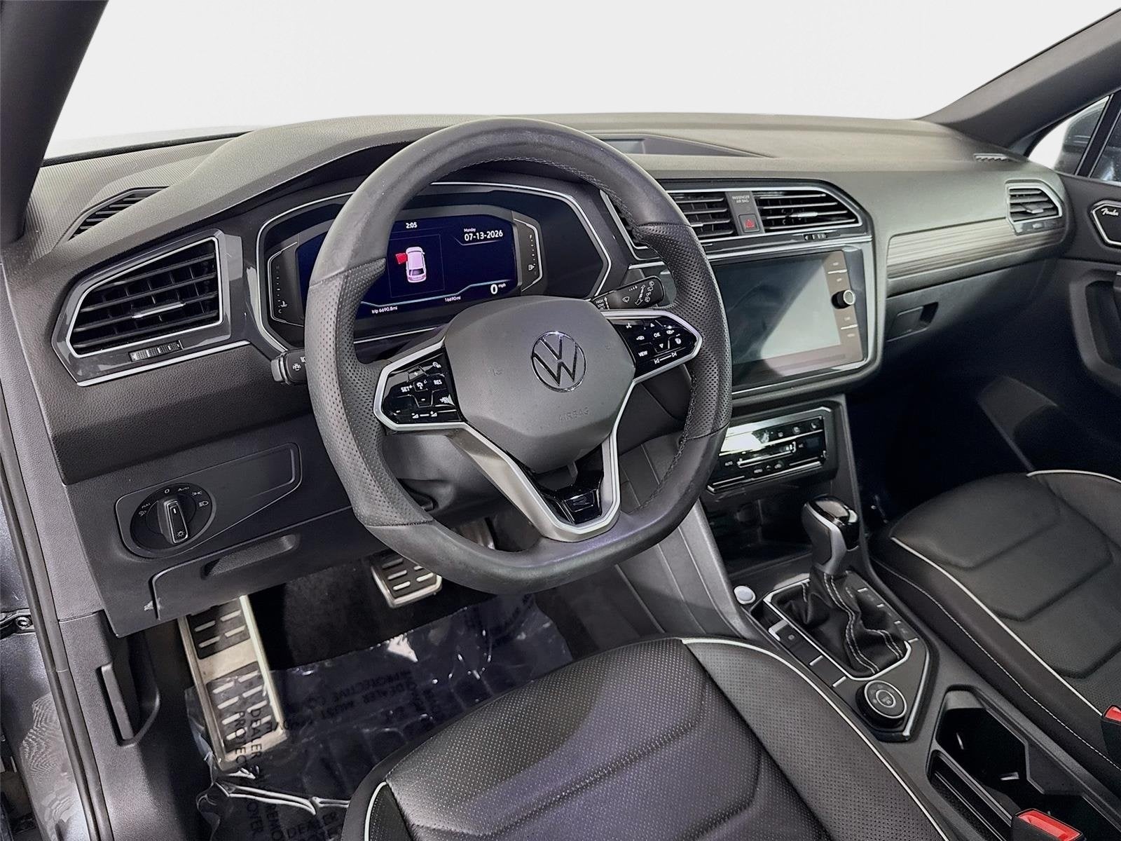 2024 Volkswagen Tiguan SEL R-Line