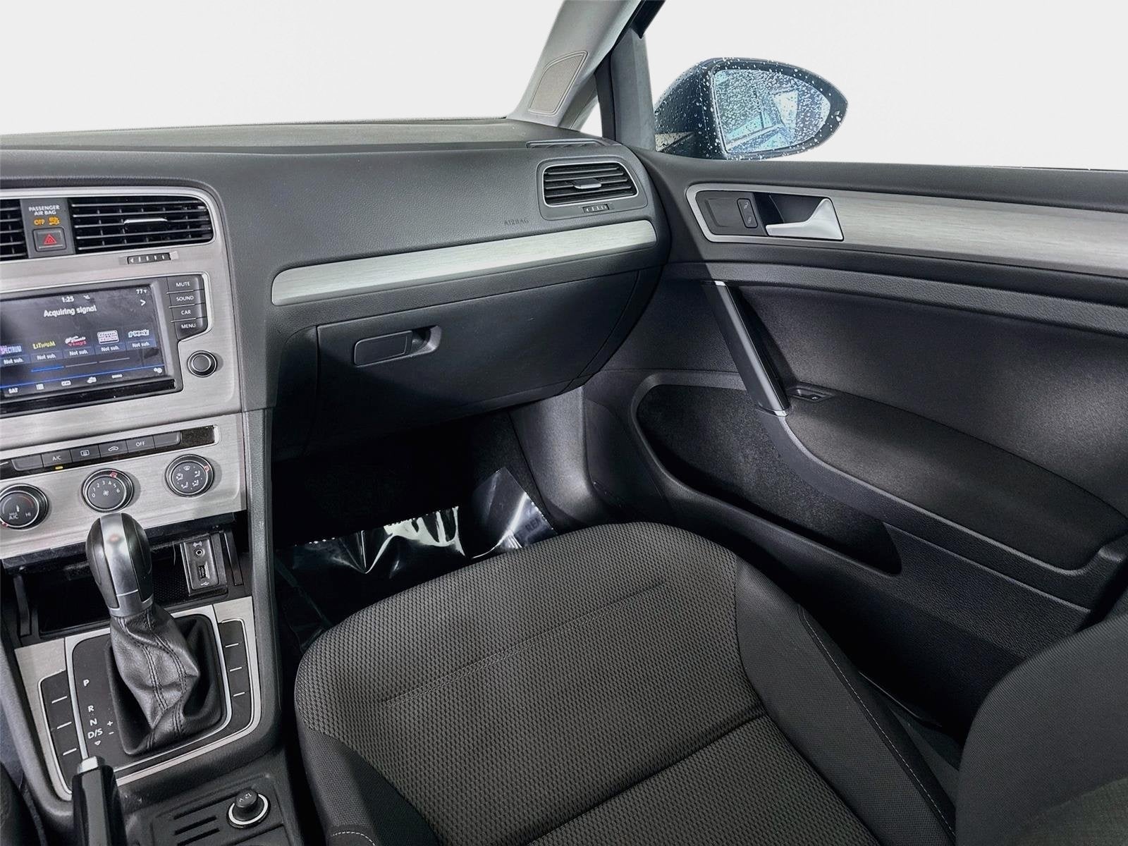 2017 Volkswagen Golf SportWagen S