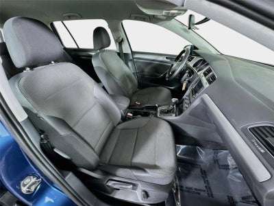 2017 Volkswagen Golf SportWagen S