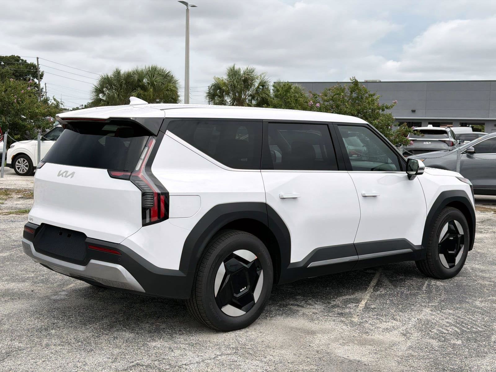 2026 Kia EV9 Light Long Range