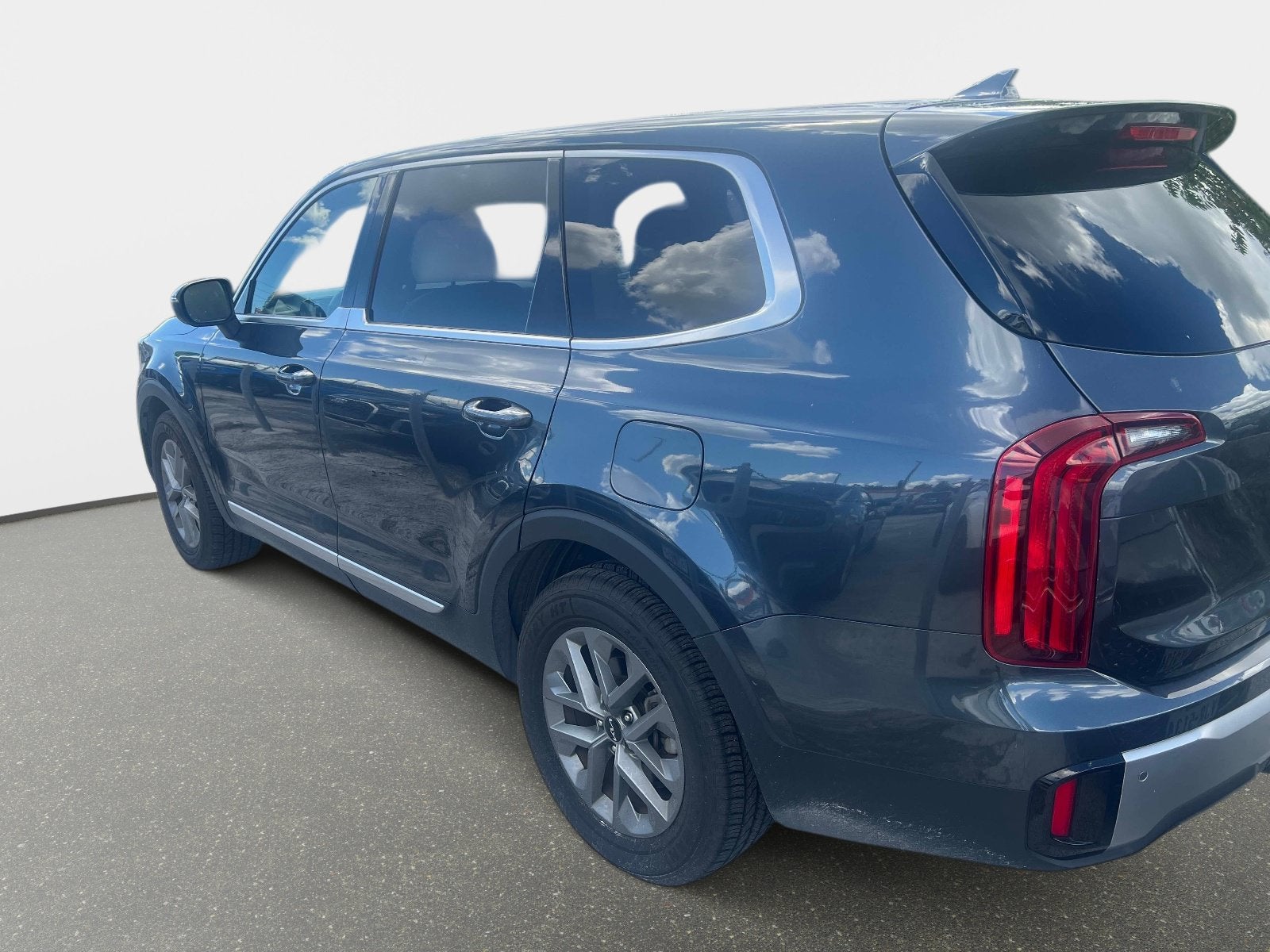2023 Kia Telluride LX
