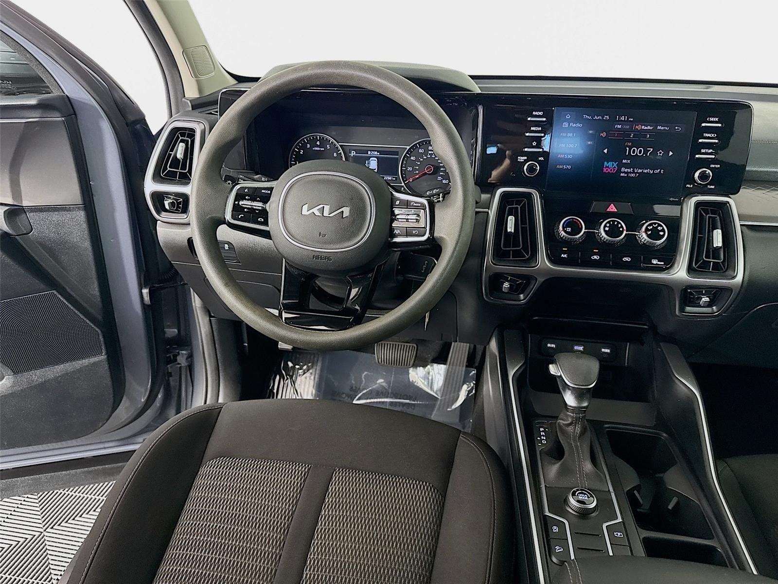 2023 Kia Sorento LX