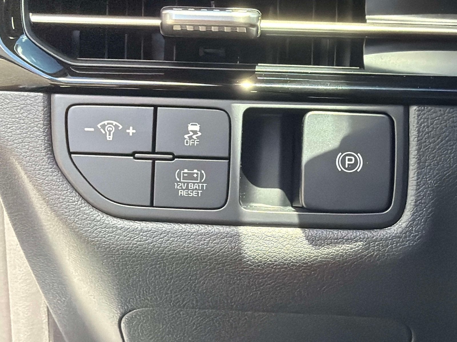 2027 Kia Sportage Hybrid LX