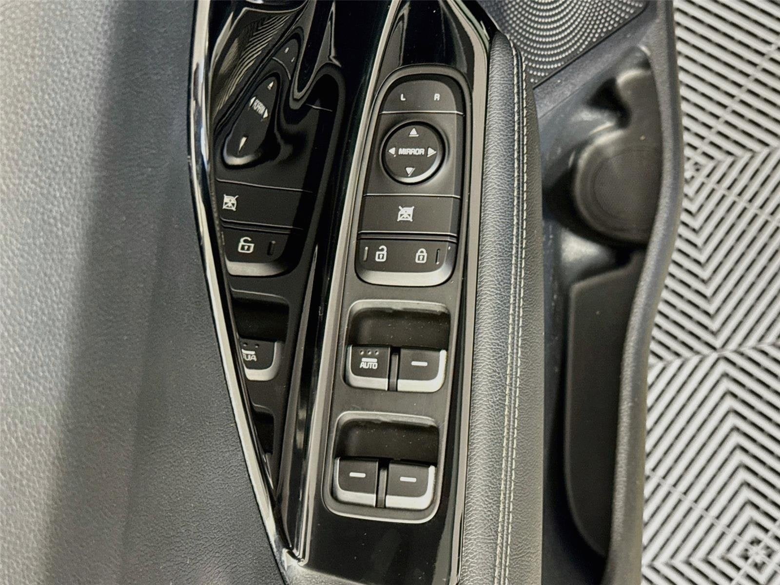 2020 Kia Niro LXS