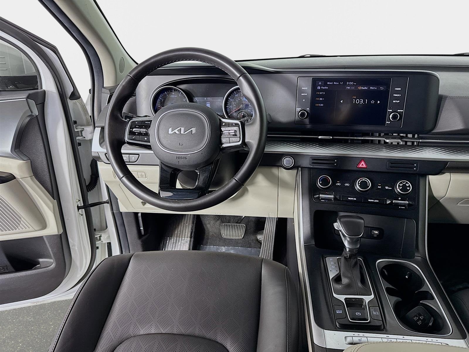2024 Kia CARNIVAL LX