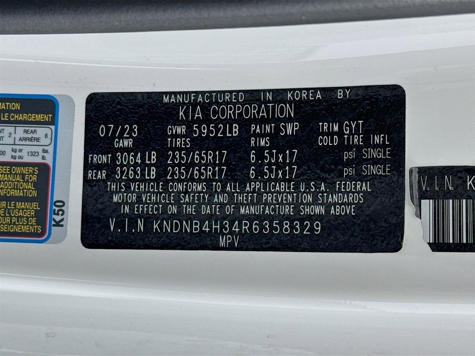 2024 Kia CARNIVAL LX