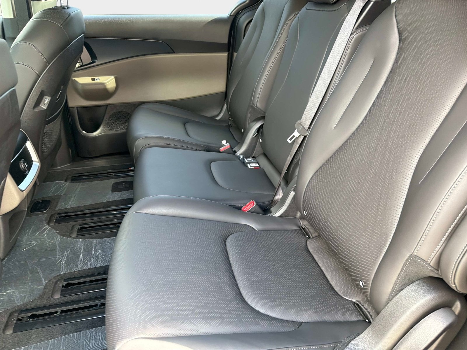 2027 Kia Carnival LXS