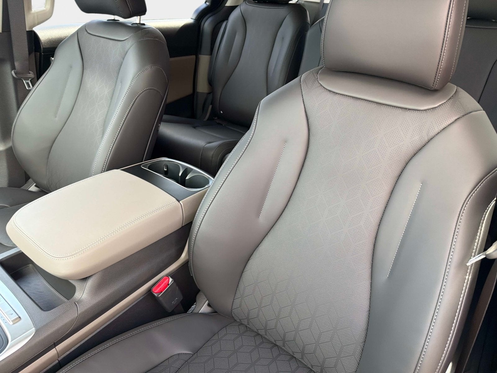 2027 Kia Carnival LXS