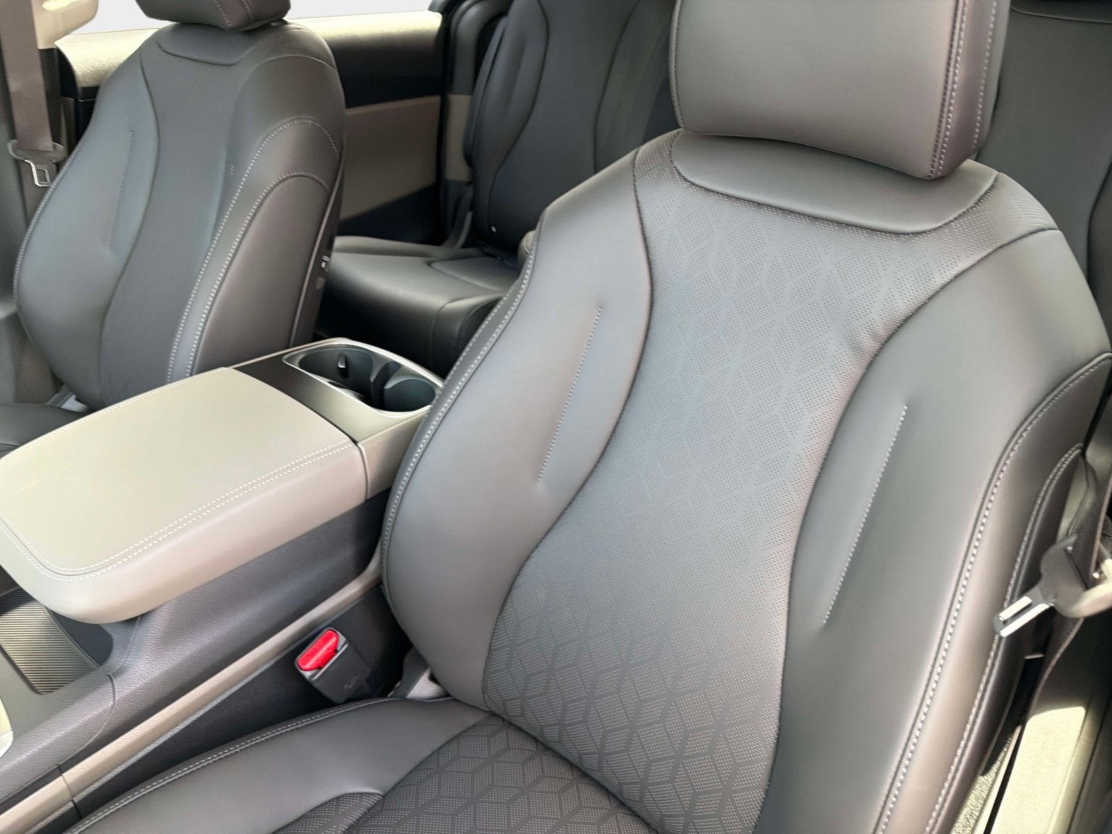 2027 Kia Carnival LXS