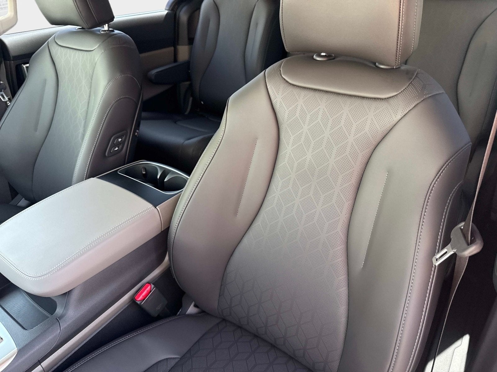 2027 Kia Carnival EX
