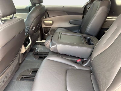 2027 Kia Carnival EX