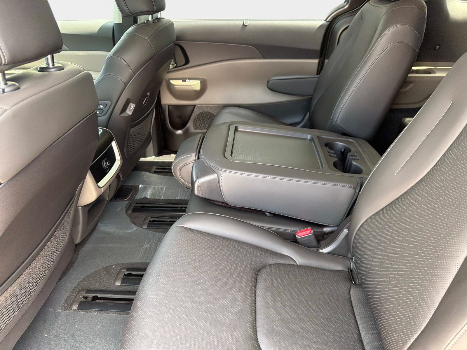 2027 Kia Carnival EX