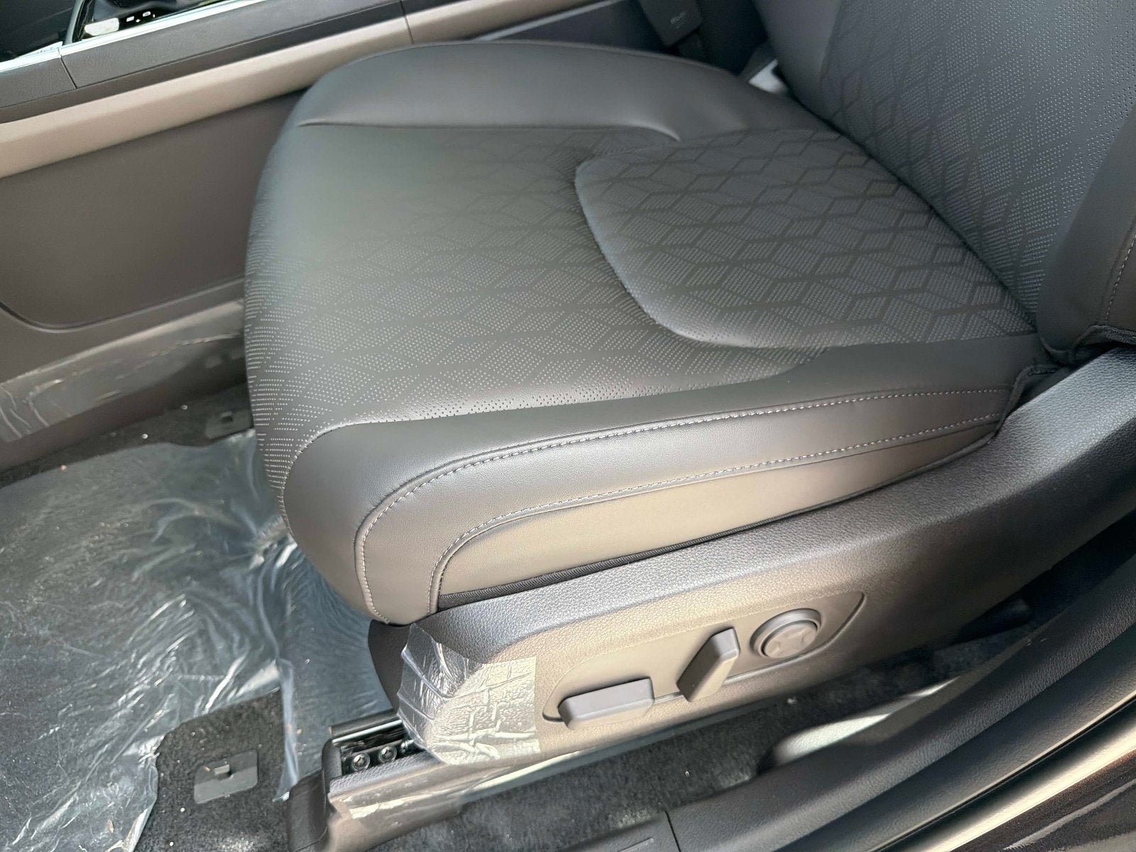 2027 Kia Carnival EX