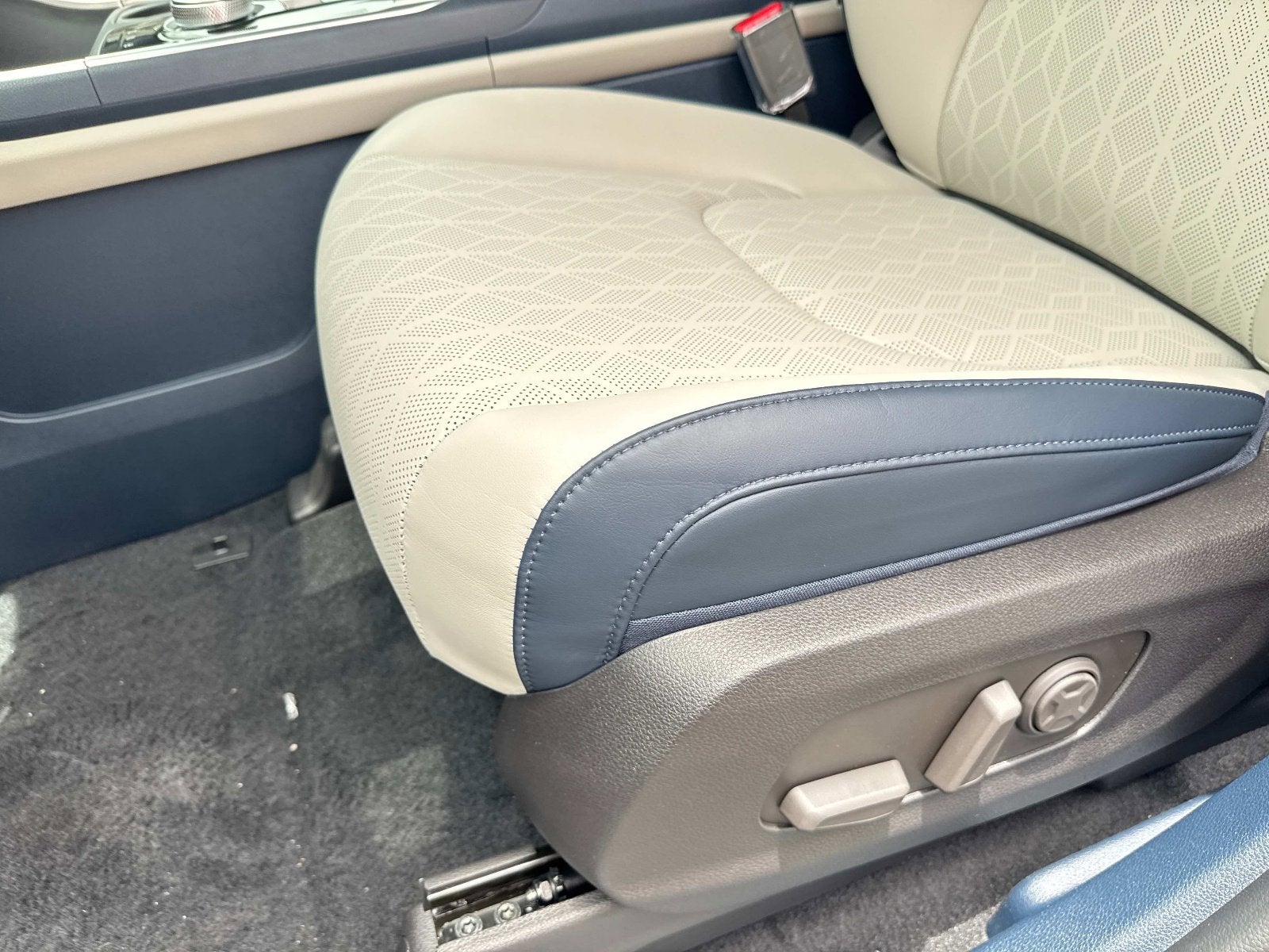 2025 Kia Carnival Hybrid SX