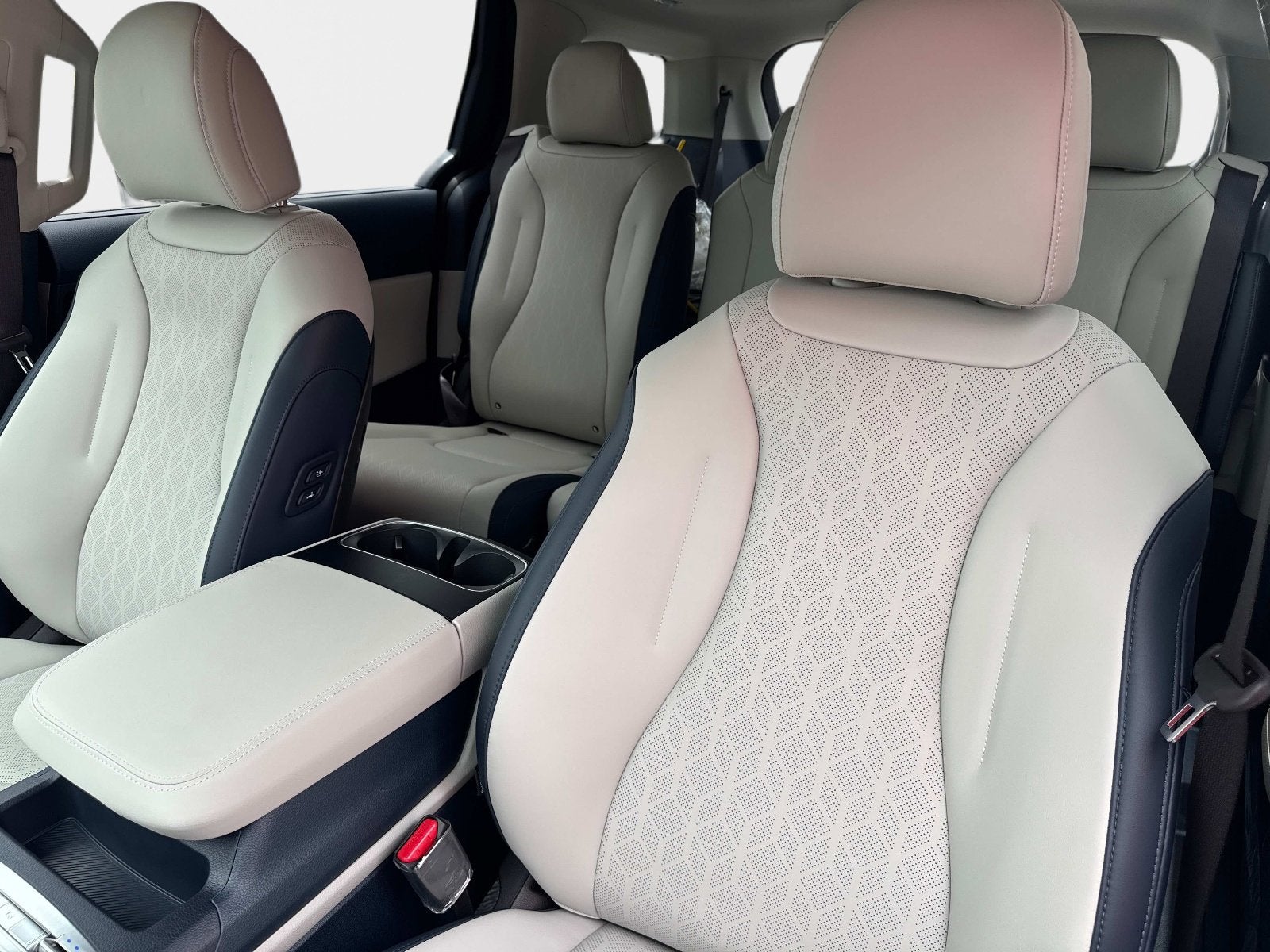 2025 Kia Carnival Hybrid SX