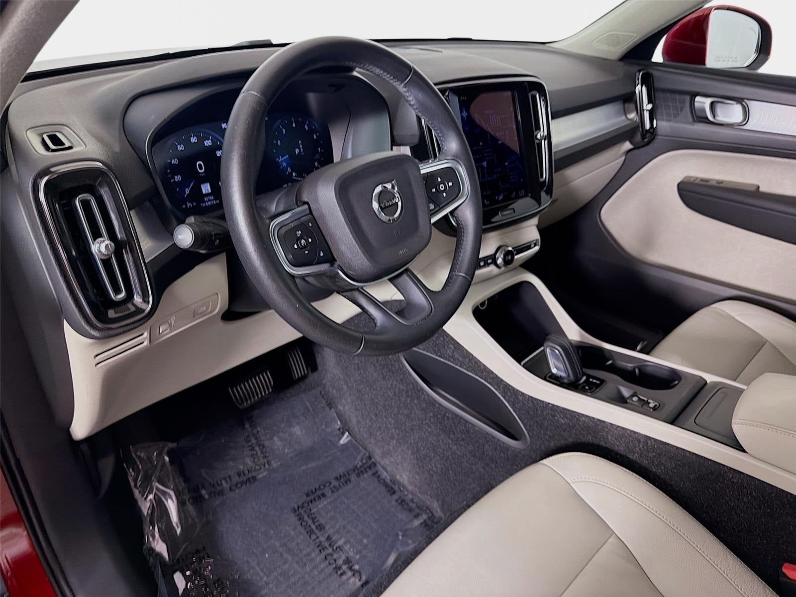 2021 Volvo XC40 Momentum