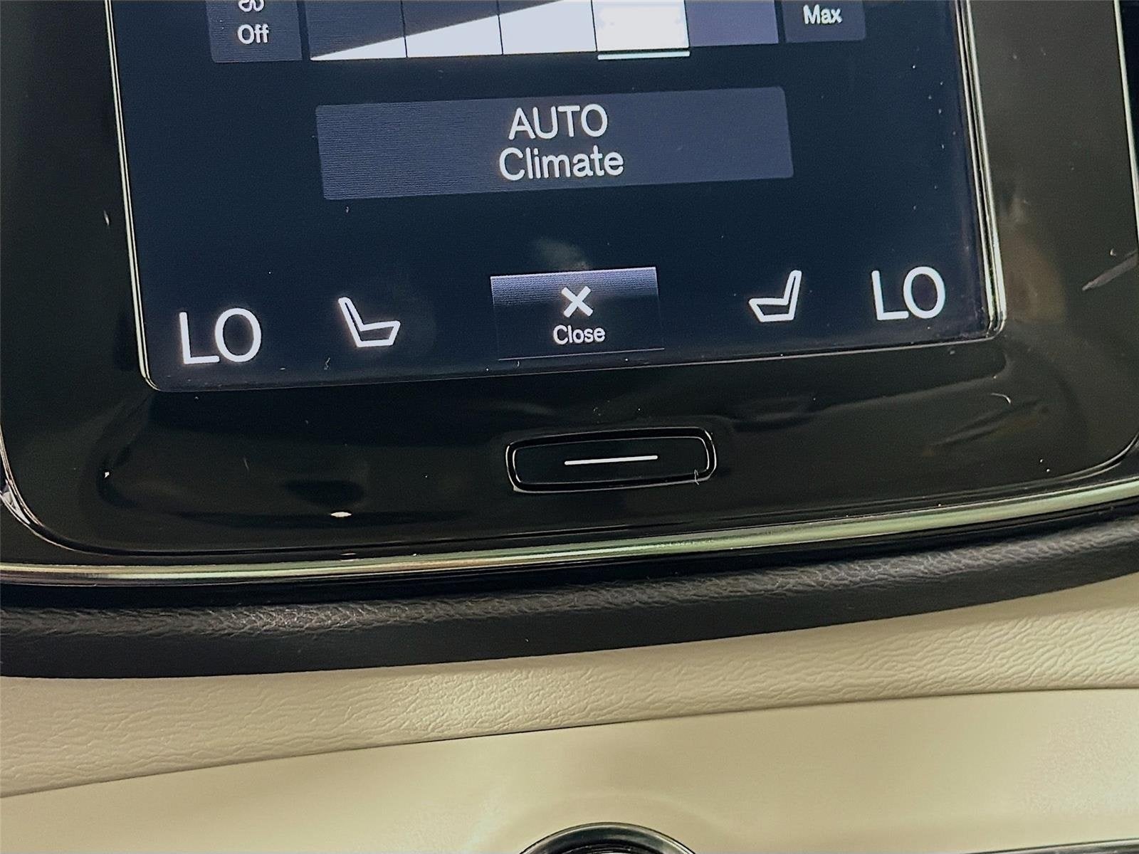 2021 Volvo XC40 Momentum