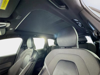2022 Volvo XC60 Recharge Plug-In Hybrid R-Design