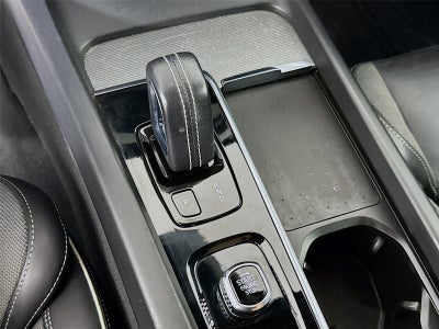 2022 Volvo XC60 Recharge Plug-In Hybrid R-Design