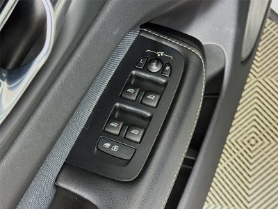 2022 Volvo XC60 Recharge Plug-In Hybrid R-Design