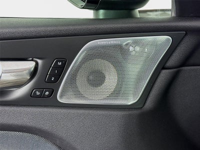 2022 Volvo XC60 Recharge Plug-In Hybrid R-Design