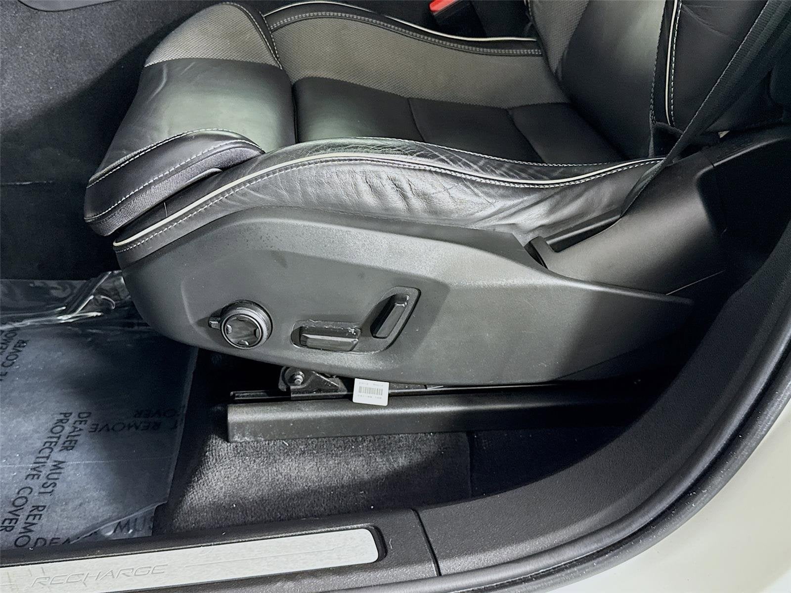 2022 Volvo XC60 Recharge Plug-In Hybrid R-Design