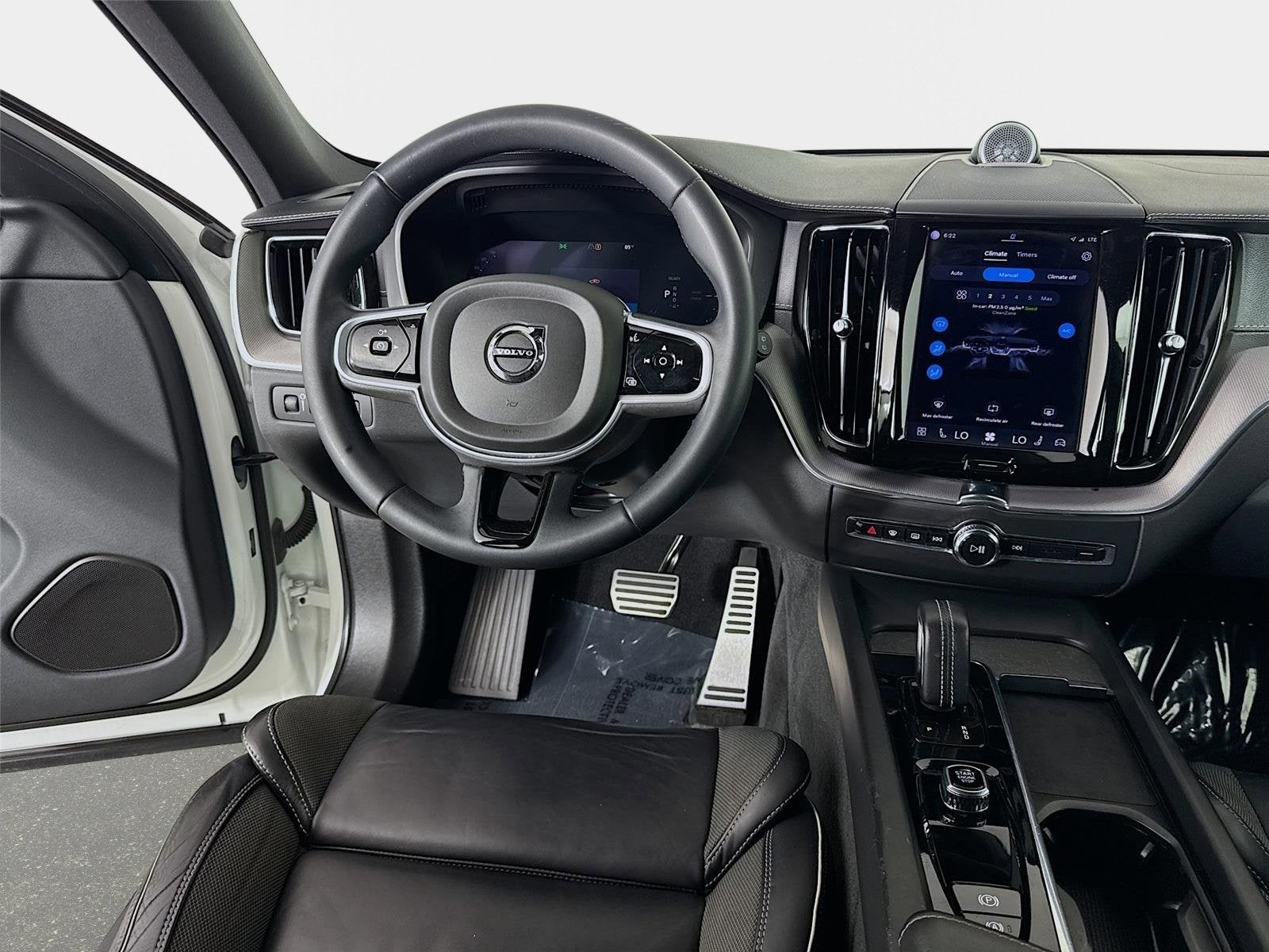 2022 Volvo XC60 Recharge Plug-In Hybrid R-Design
